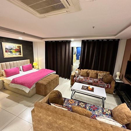 Sunset Luxury Gold Crest Mall Residency Lahore Exterior photo